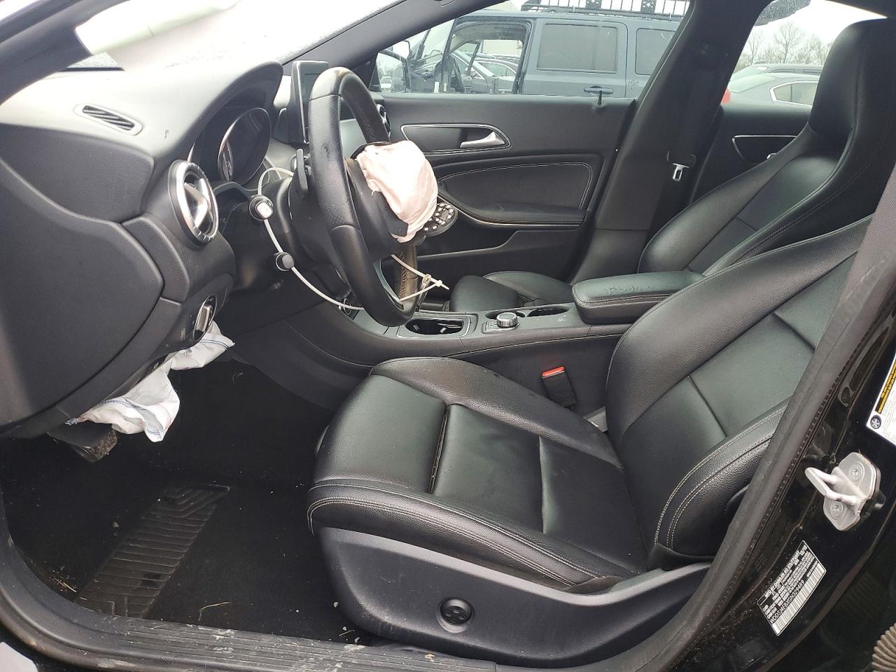 2016 MERCEDES-BENZ CLA 250 photo 19