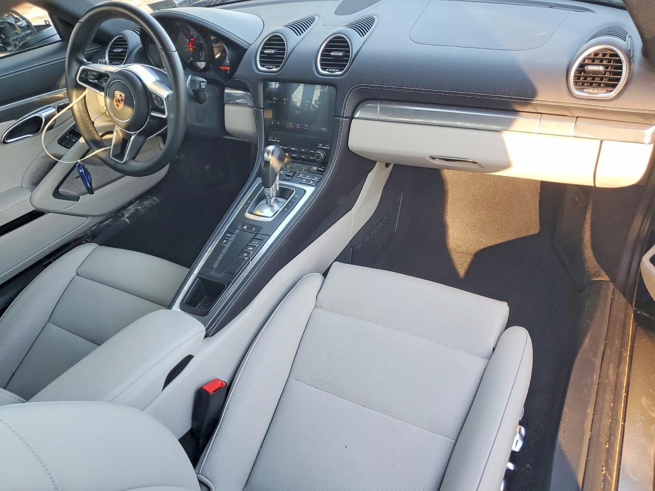 2024 PORSCHE CAYMAN BASE photo 8