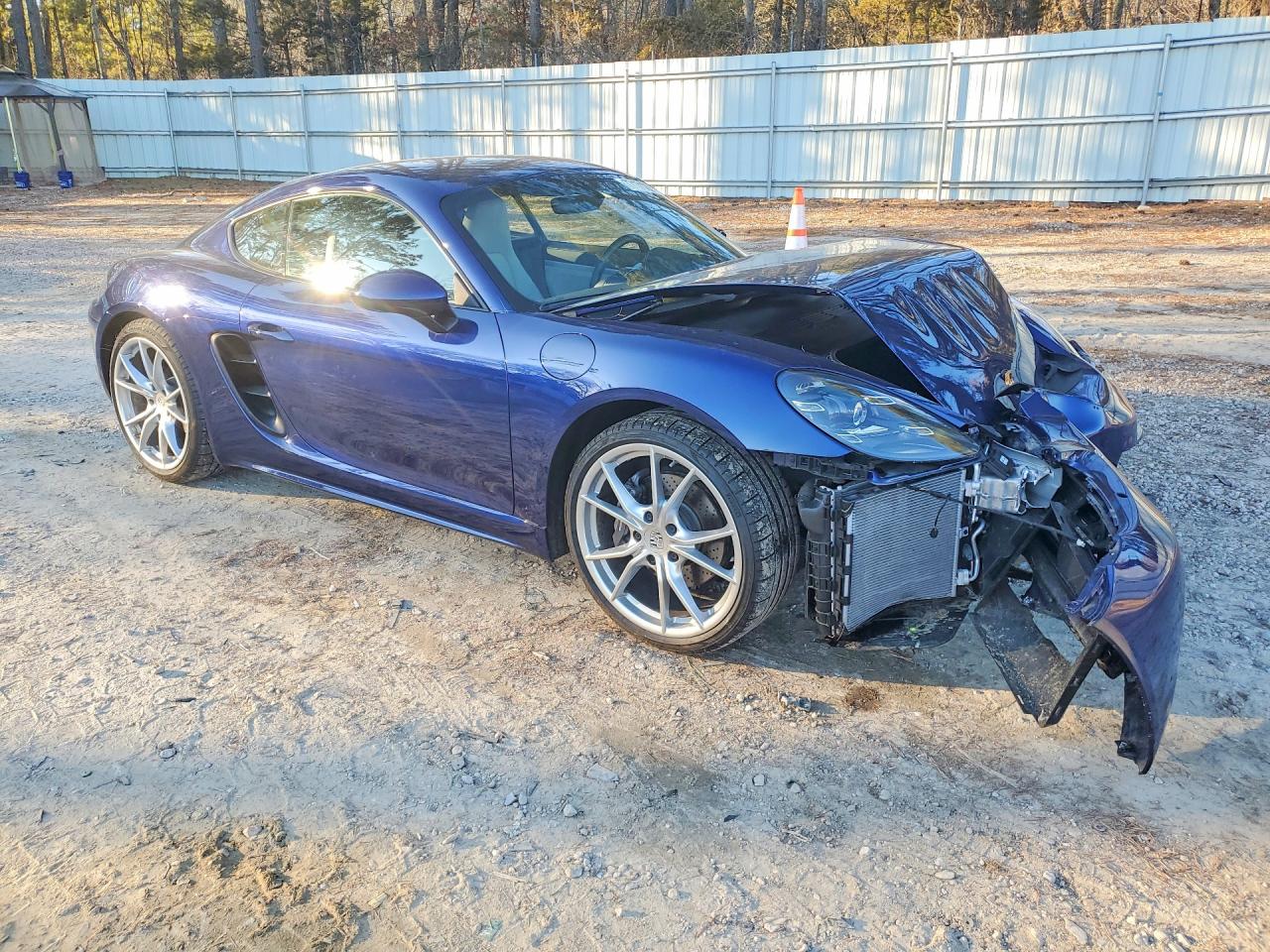 2024 PORSCHE CAYMAN BASE photo 4