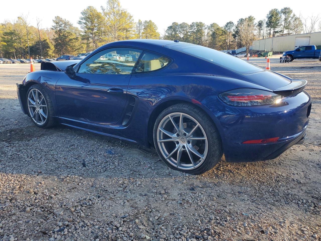 2024 PORSCHE CAYMAN BASE photo 2