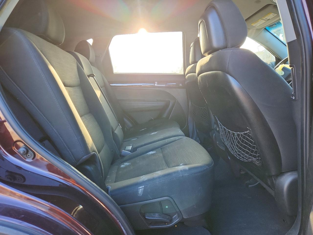 2014 KIA SORENTO LX photo 28