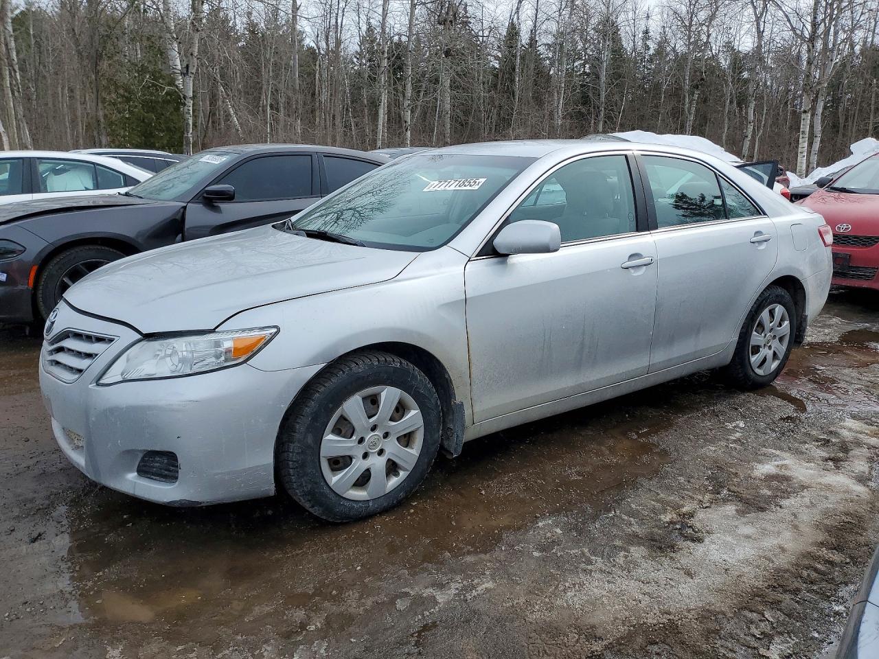 2011 TOYOTA CAMRY
