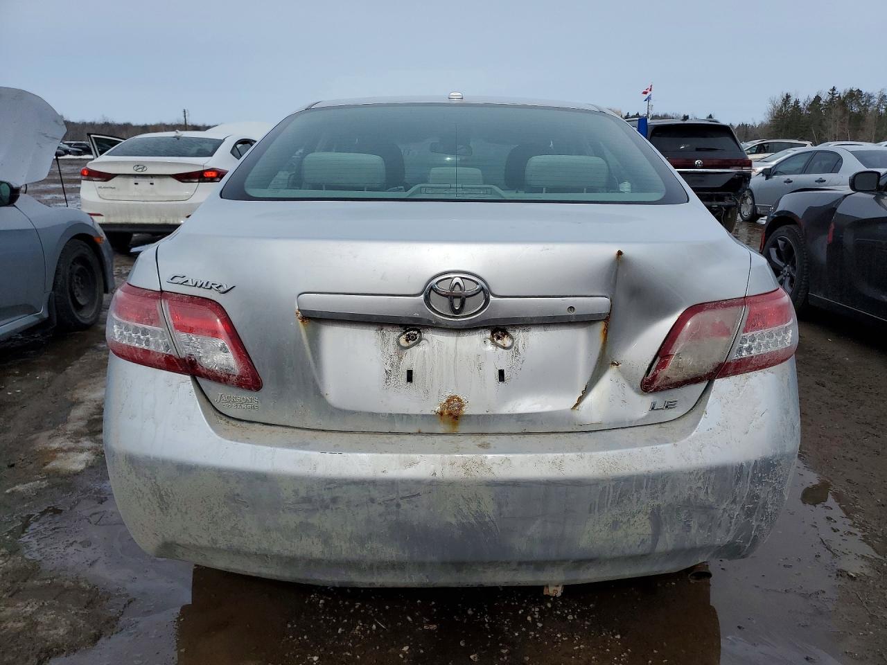 2011 TOYOTA CAMRY BASE photo 11