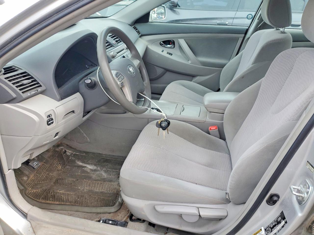 2011 TOYOTA CAMRY BASE photo 13