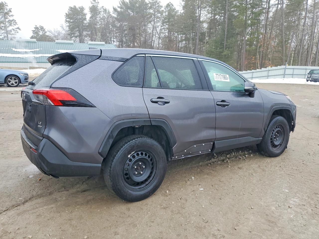 2022 TOYOTA RAV4 LE photo 3