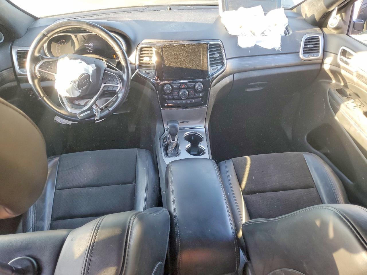 2020 JEEP GRAND CHEROKEE LAREDO photo 15
