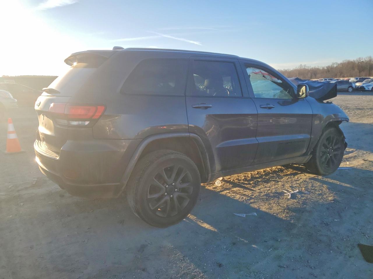 2020 JEEP GRAND CHEROKEE LAREDO photo 5