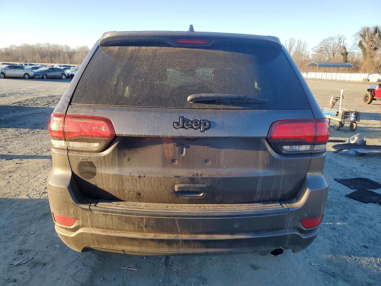 2020 JEEP GRAND CHEROKEE LAREDO photo 11