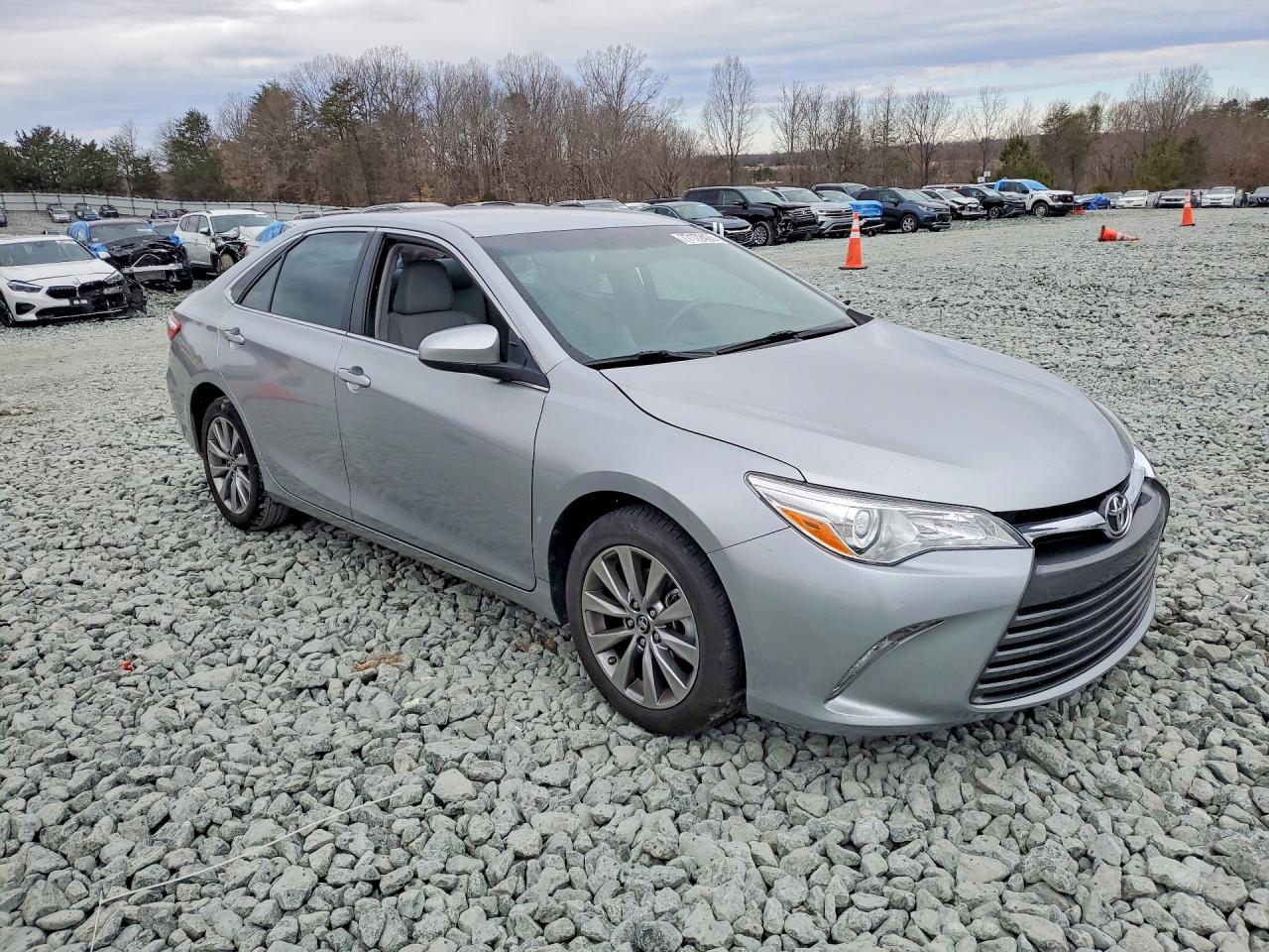 2017 TOYOTA CAMRY LE photo 10