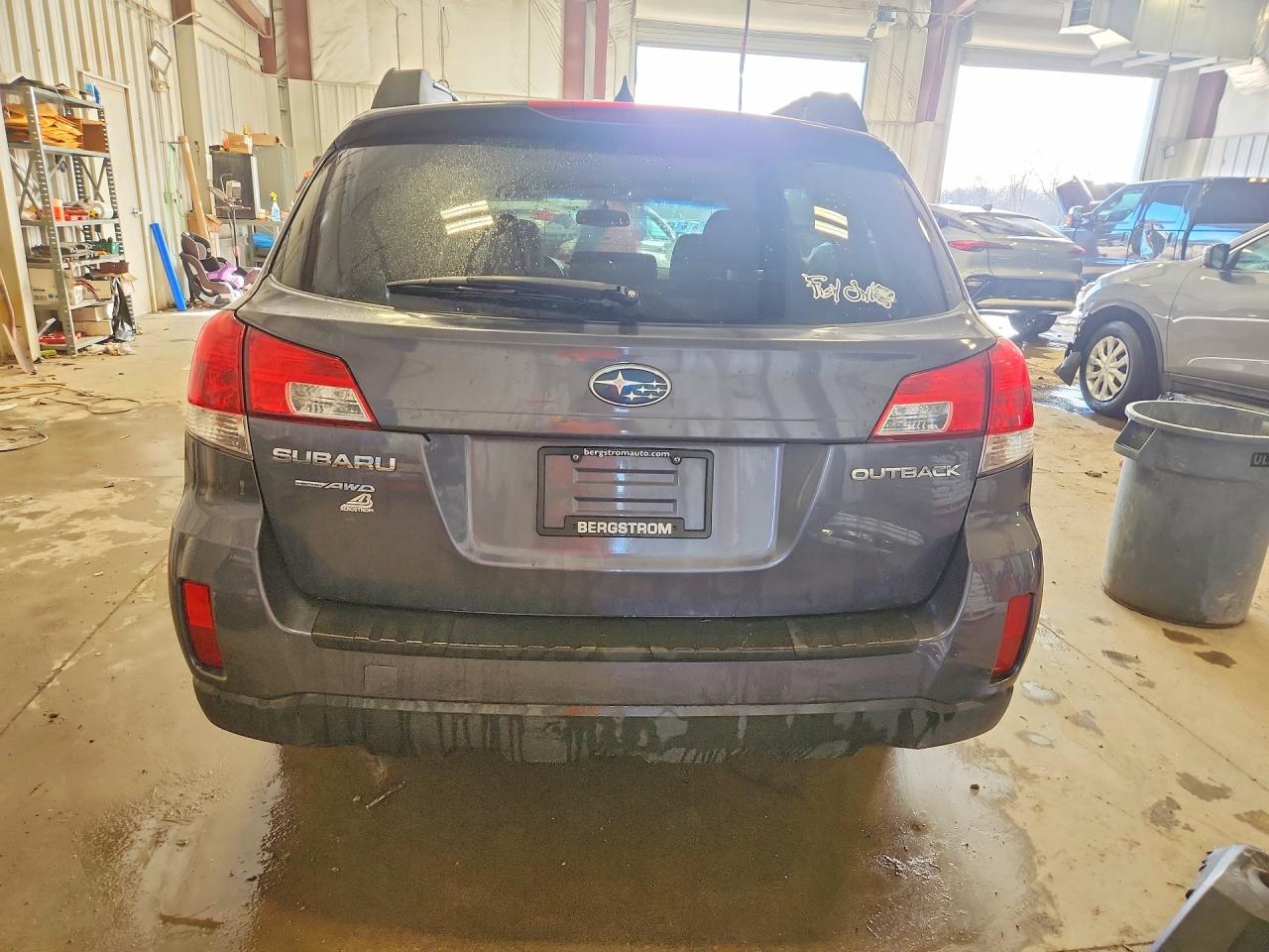 2014 SUBARU OUTBACK 2.5I PREMIUM photo 11