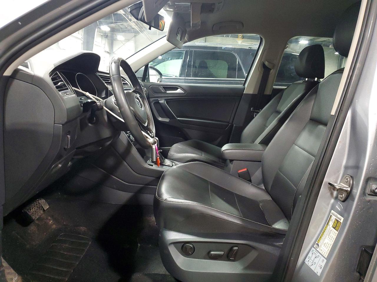 2021 VOLKSWAGEN TIGUAN SE photo 7
