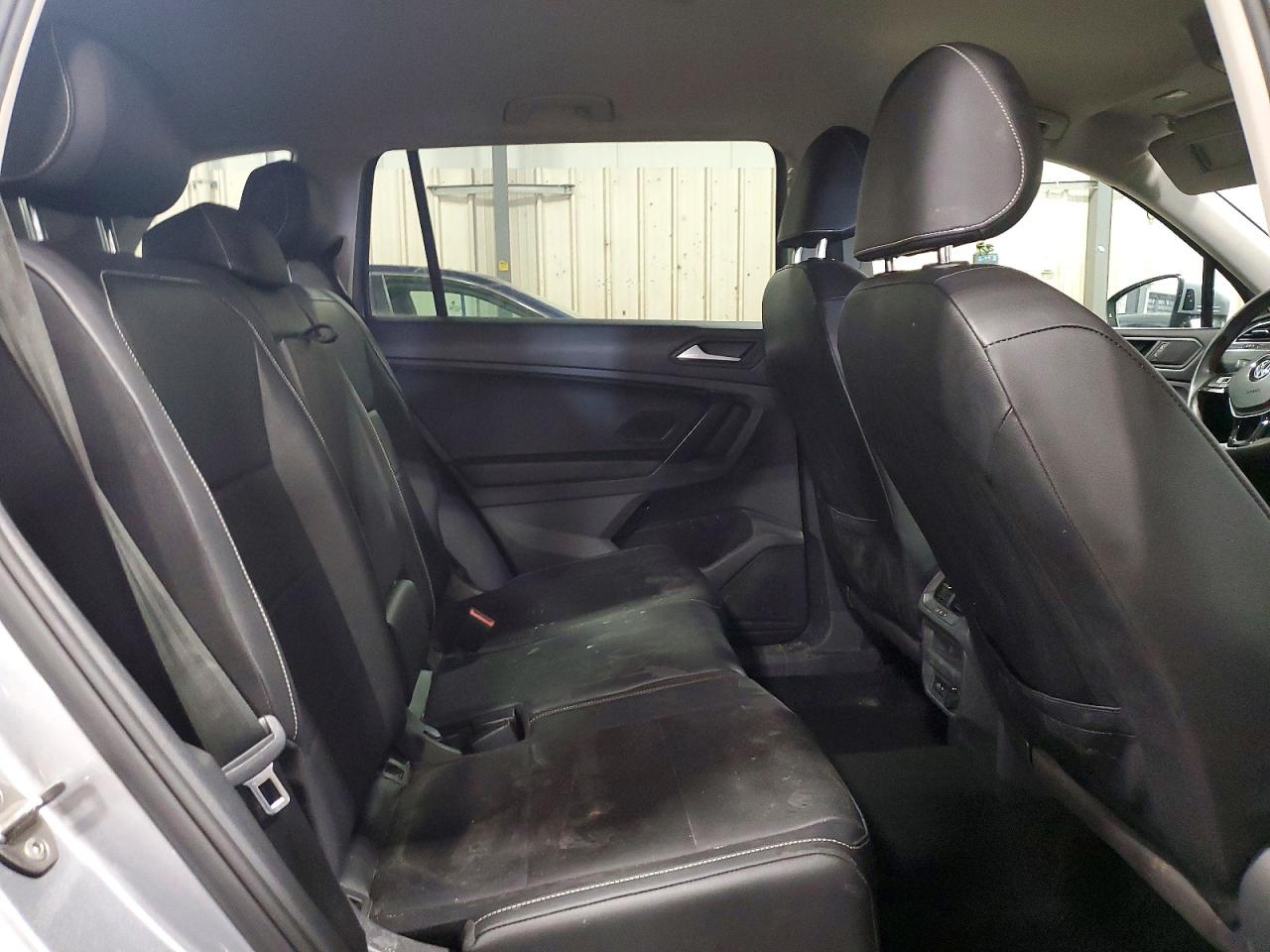 2021 VOLKSWAGEN TIGUAN SE photo 11