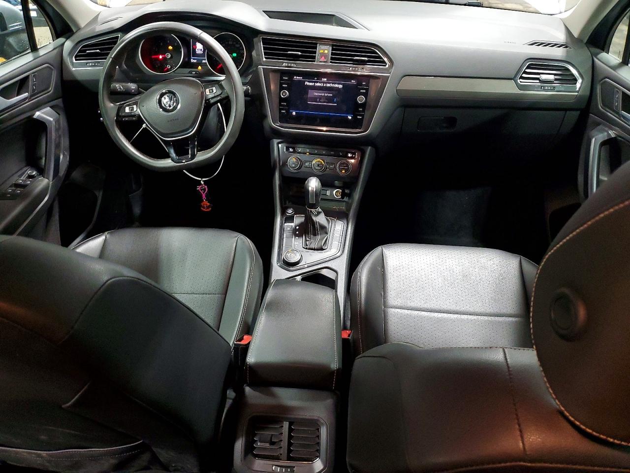 2021 VOLKSWAGEN TIGUAN SE photo 8