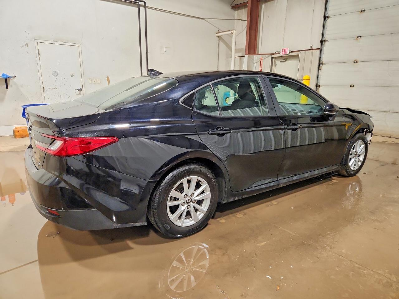2025 TOYOTA CAMRY XSE photo 3