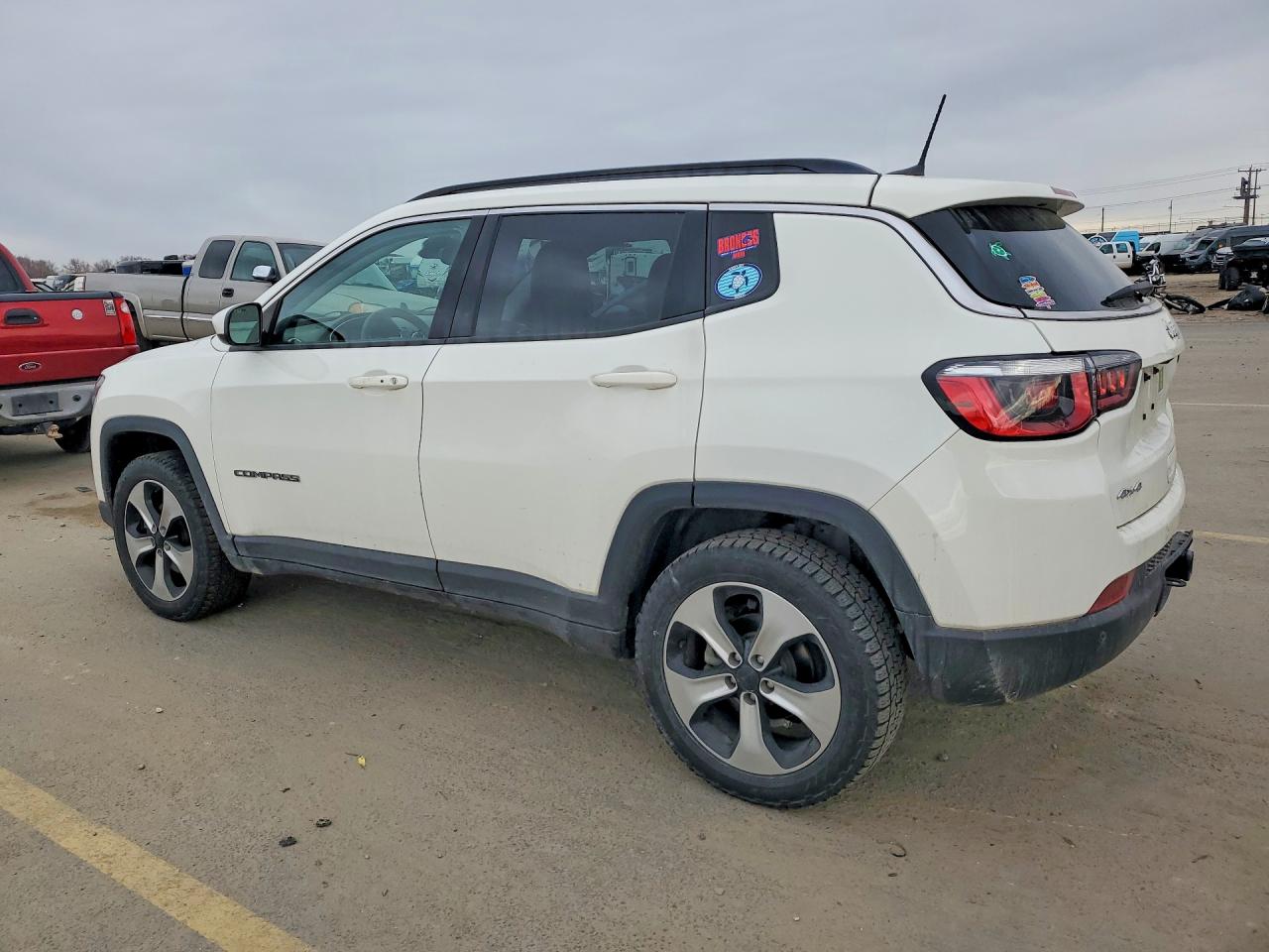 2017 JEEP COMPASS LATITUDE photo 3