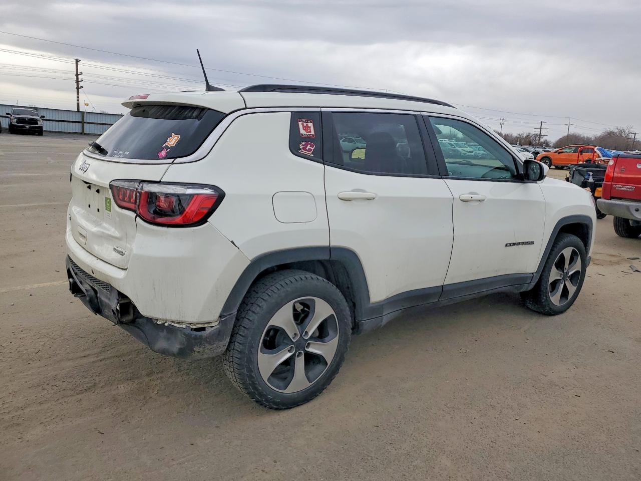 2017 JEEP COMPASS LATITUDE photo 5