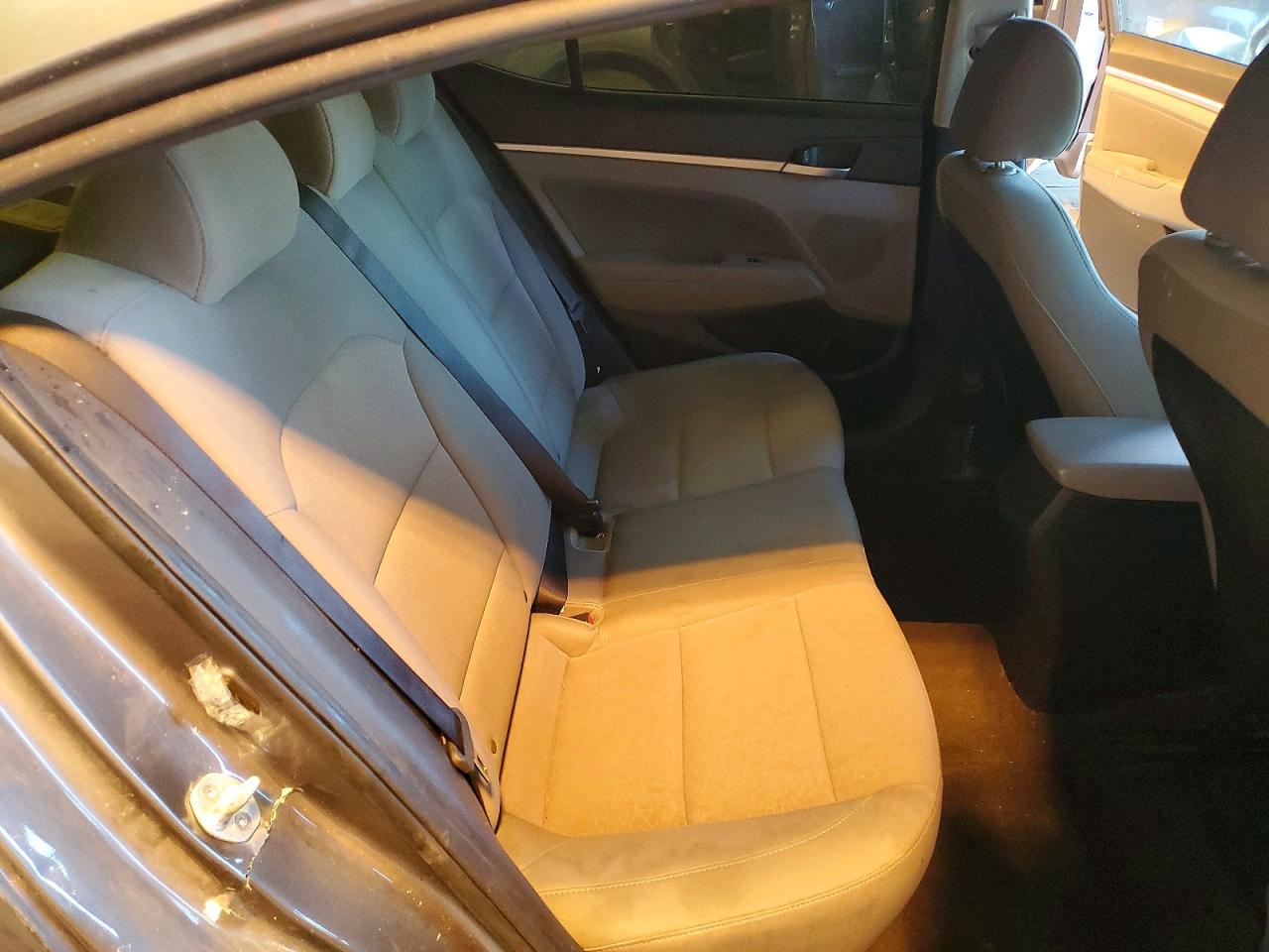 2019 HYUNDAI ELANTRA SEL photo 19