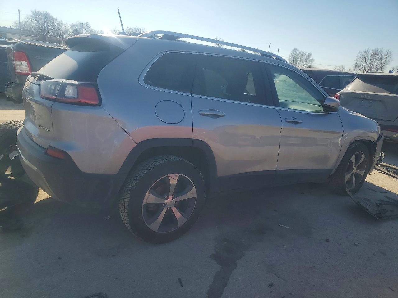 2019 JEEP CHEROKEE LIMITED photo 5