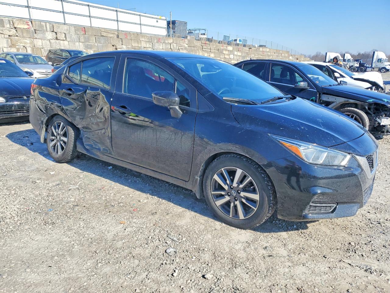 2021 NISSAN VERSA SV photo 4