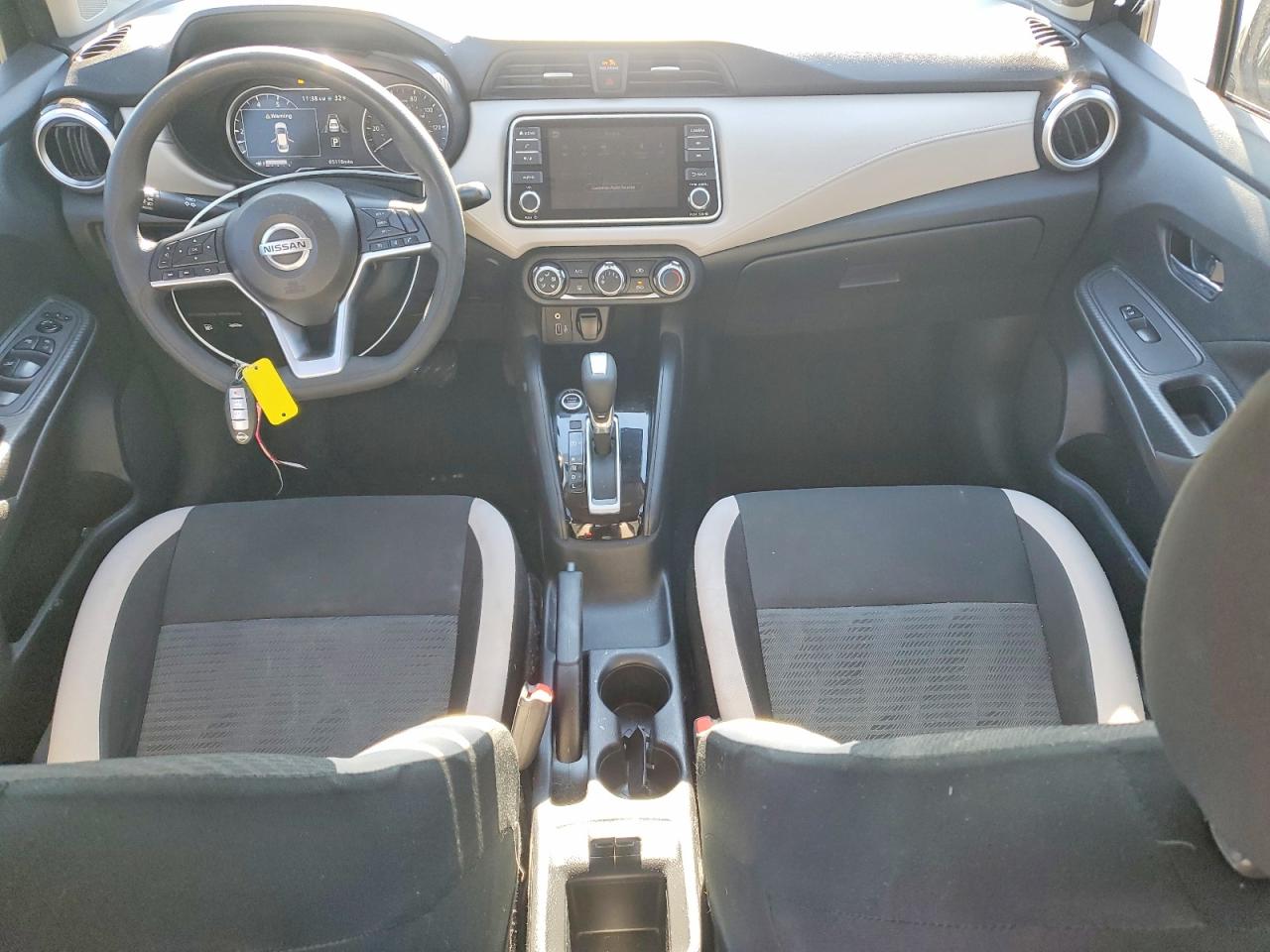 2021 NISSAN VERSA SV photo 8