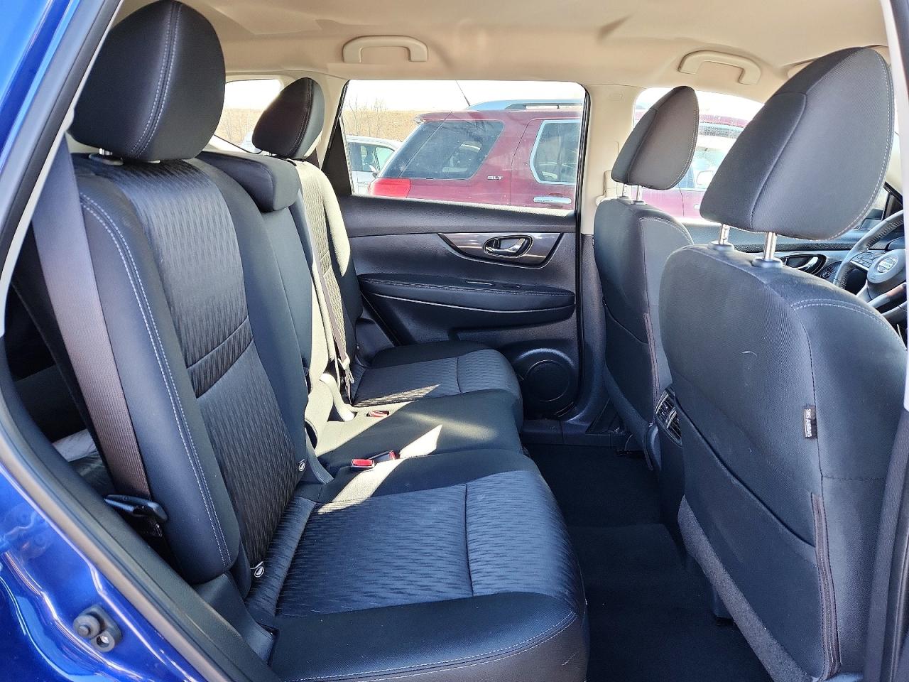 2018 NISSAN ROGUE SV photo 11