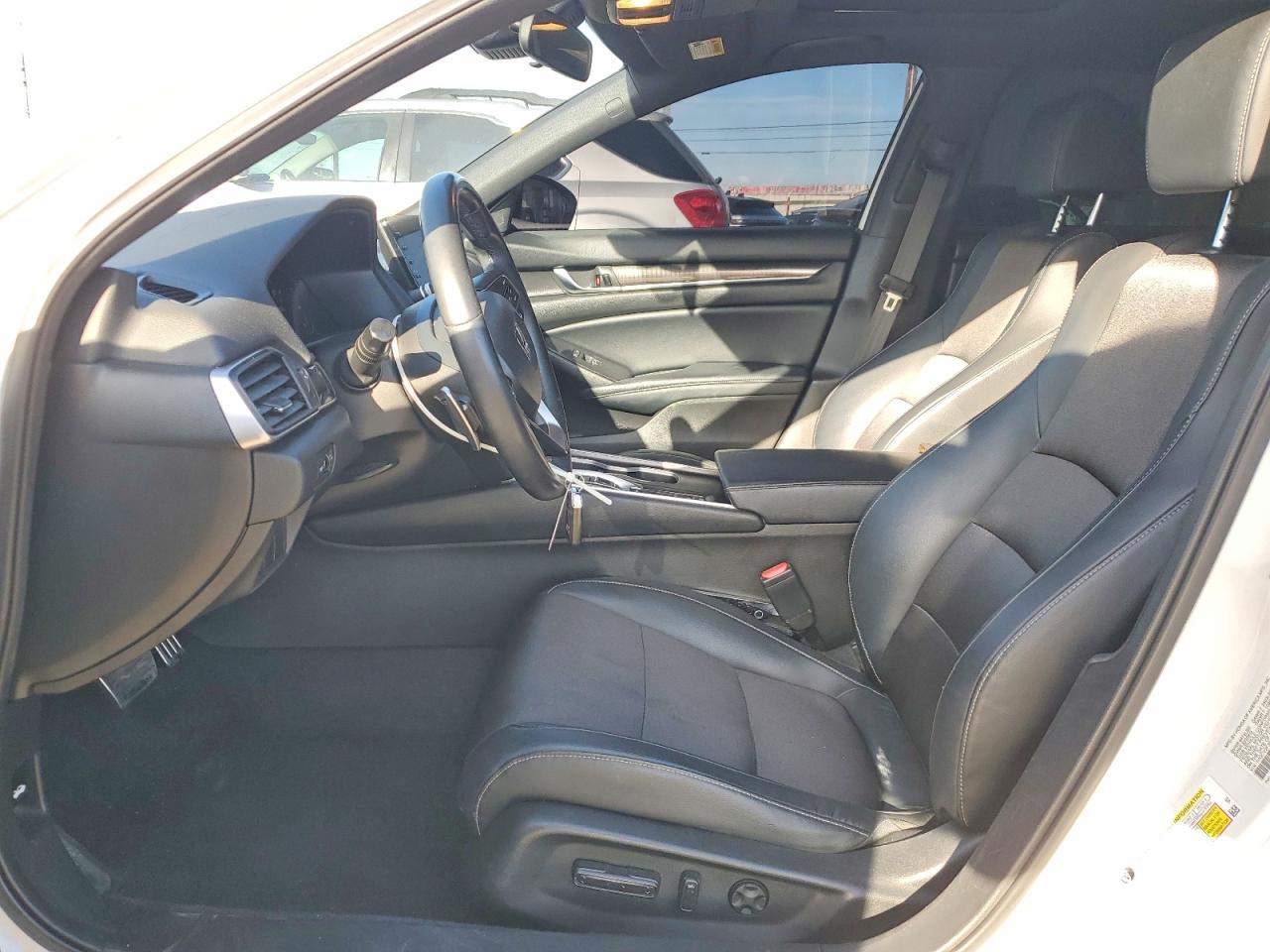 2018 HONDA ACCORD SPORT photo 13