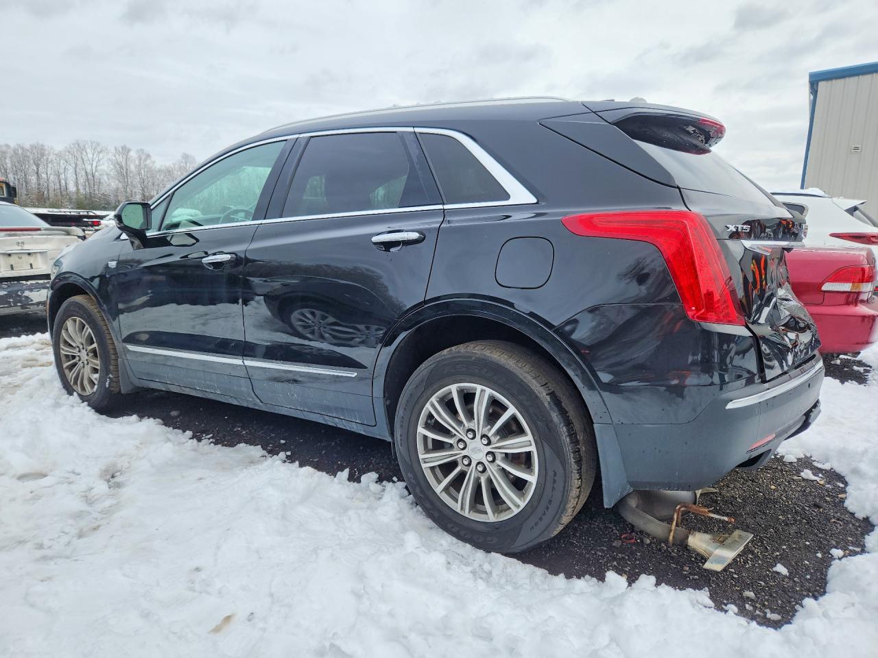 2017 CADILLAC XT5 LUXURY photo 3