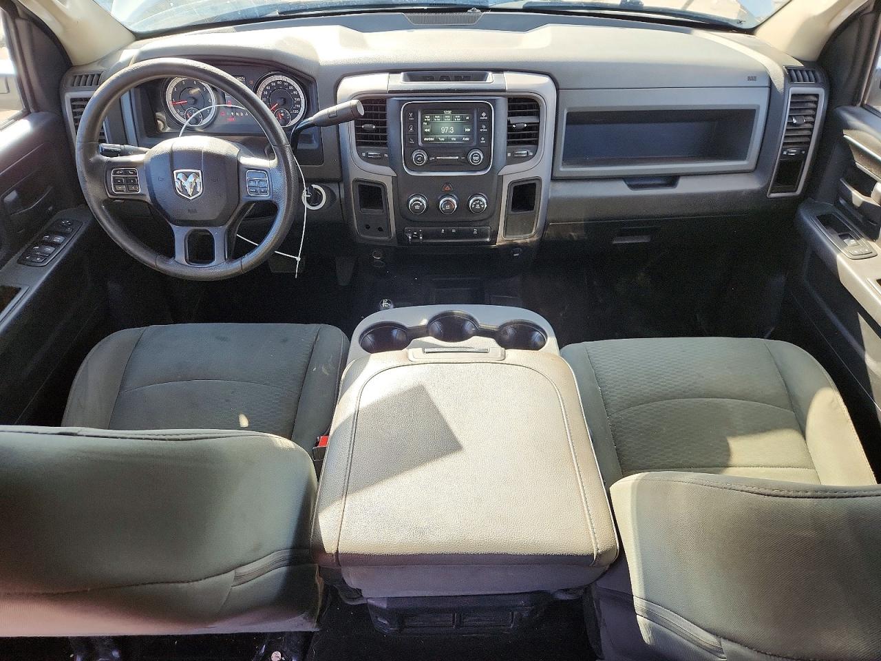 2016 RAM 2500 ST photo 8