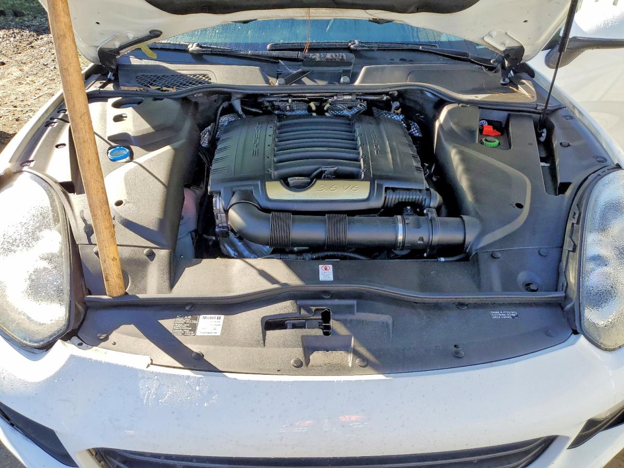 2016 PORSCHE CAYENNE photo 34