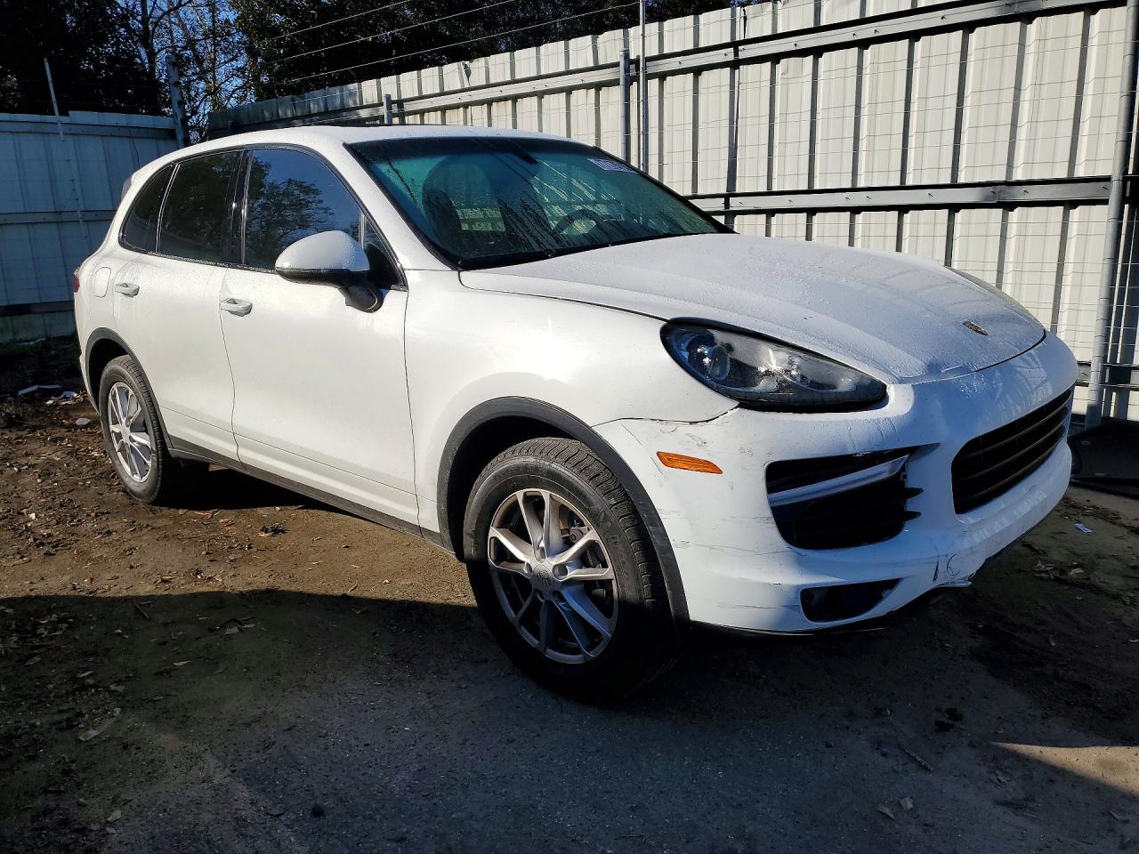 2016 PORSCHE CAYENNE photo 10