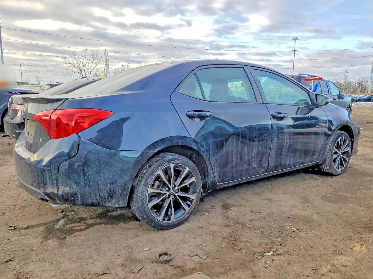 2017 TOYOTA COROLLA photo 5