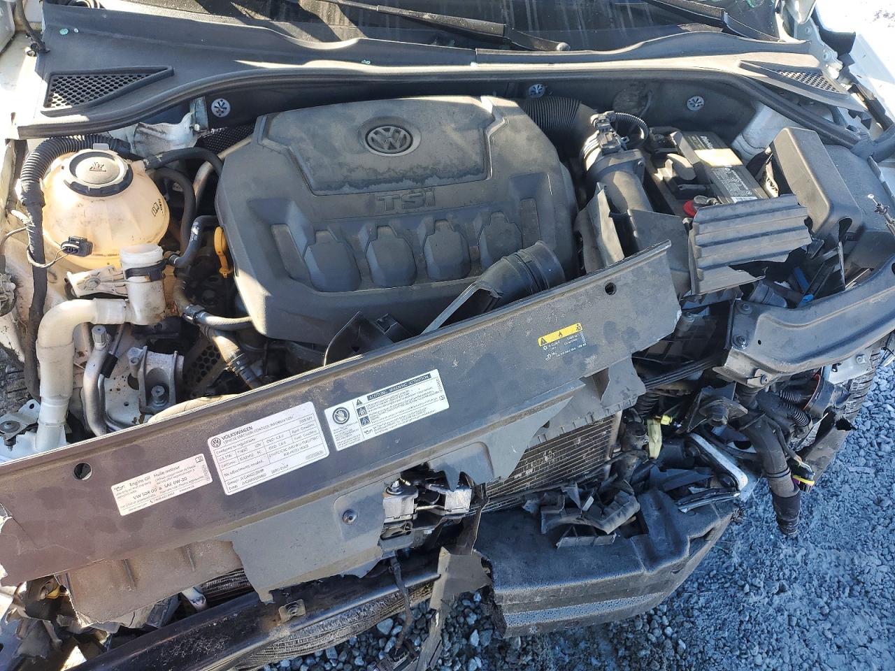 2018 VOLKSWAGEN PASSAT SE photo 11