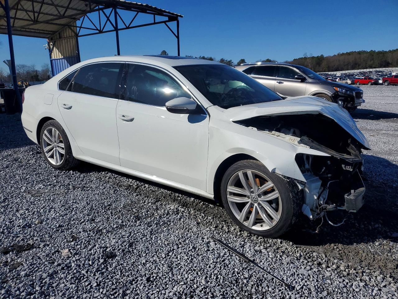 2018 VOLKSWAGEN PASSAT SE photo 4