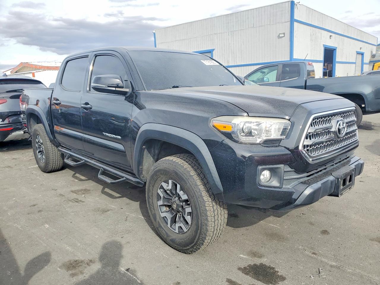 2017 TOYOTA TACOMA TRD OFF-ROAD photo 7