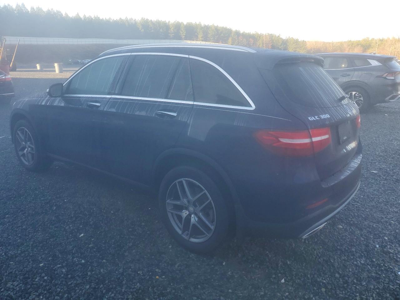 2016 MERCEDES-BENZ GLC 300 4MATIC photo 3