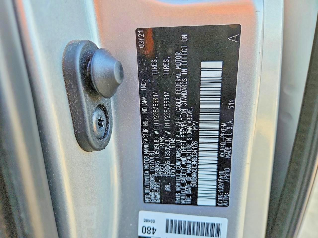 2021 TOYOTA SIENNA LE photo 14