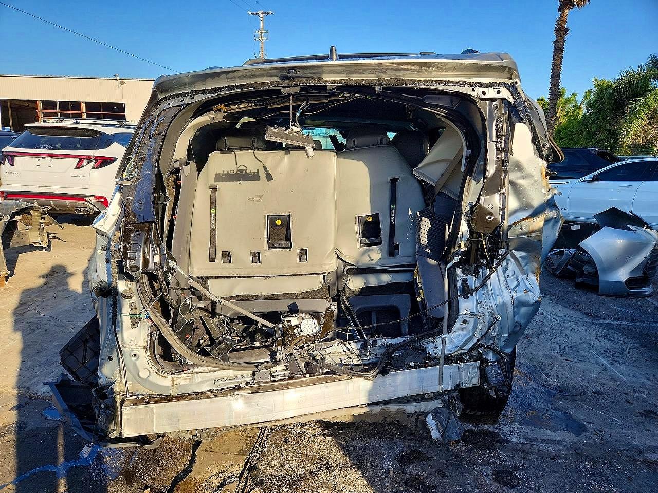 2021 TOYOTA SIENNA LE photo 6
