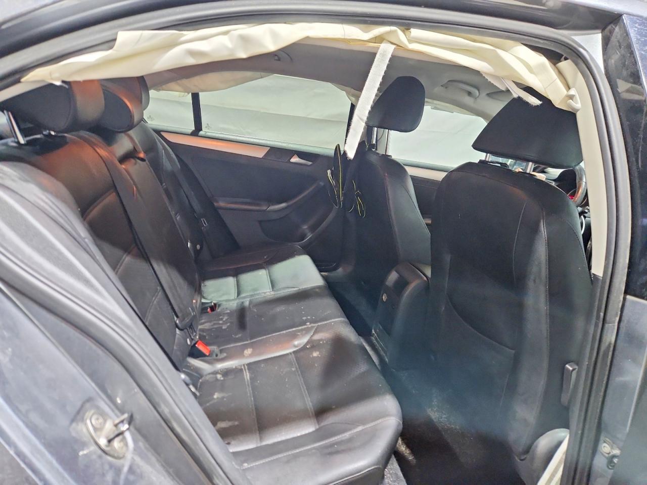 2013 VOLKSWAGEN JETTA SE photo 28