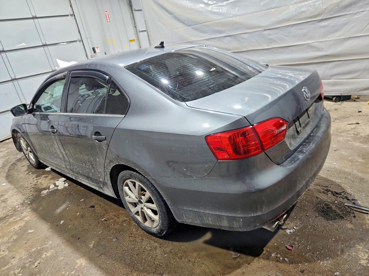 2013 VOLKSWAGEN JETTA SE photo 4