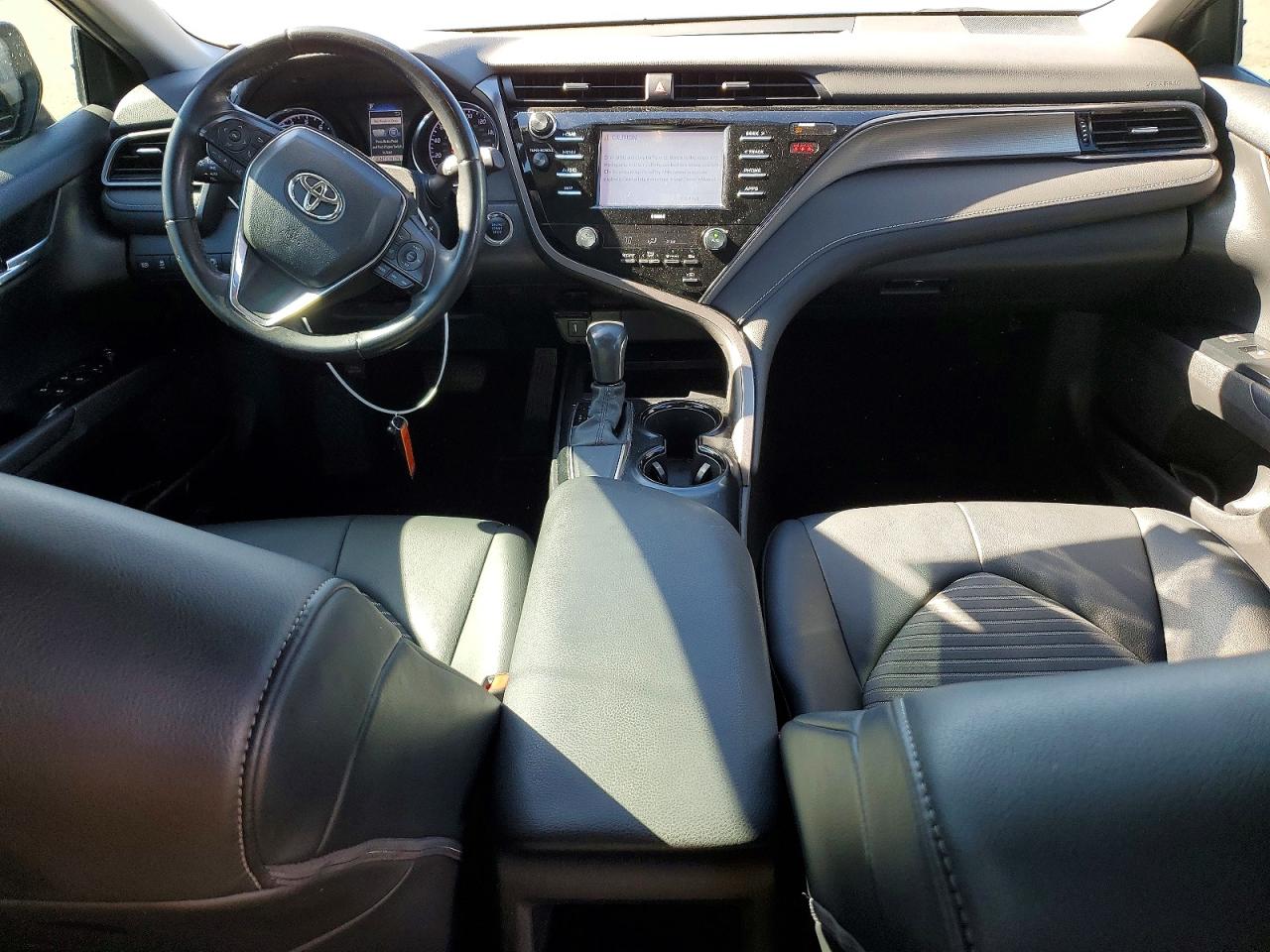2020 TOYOTA CAMRY SE photo 15
