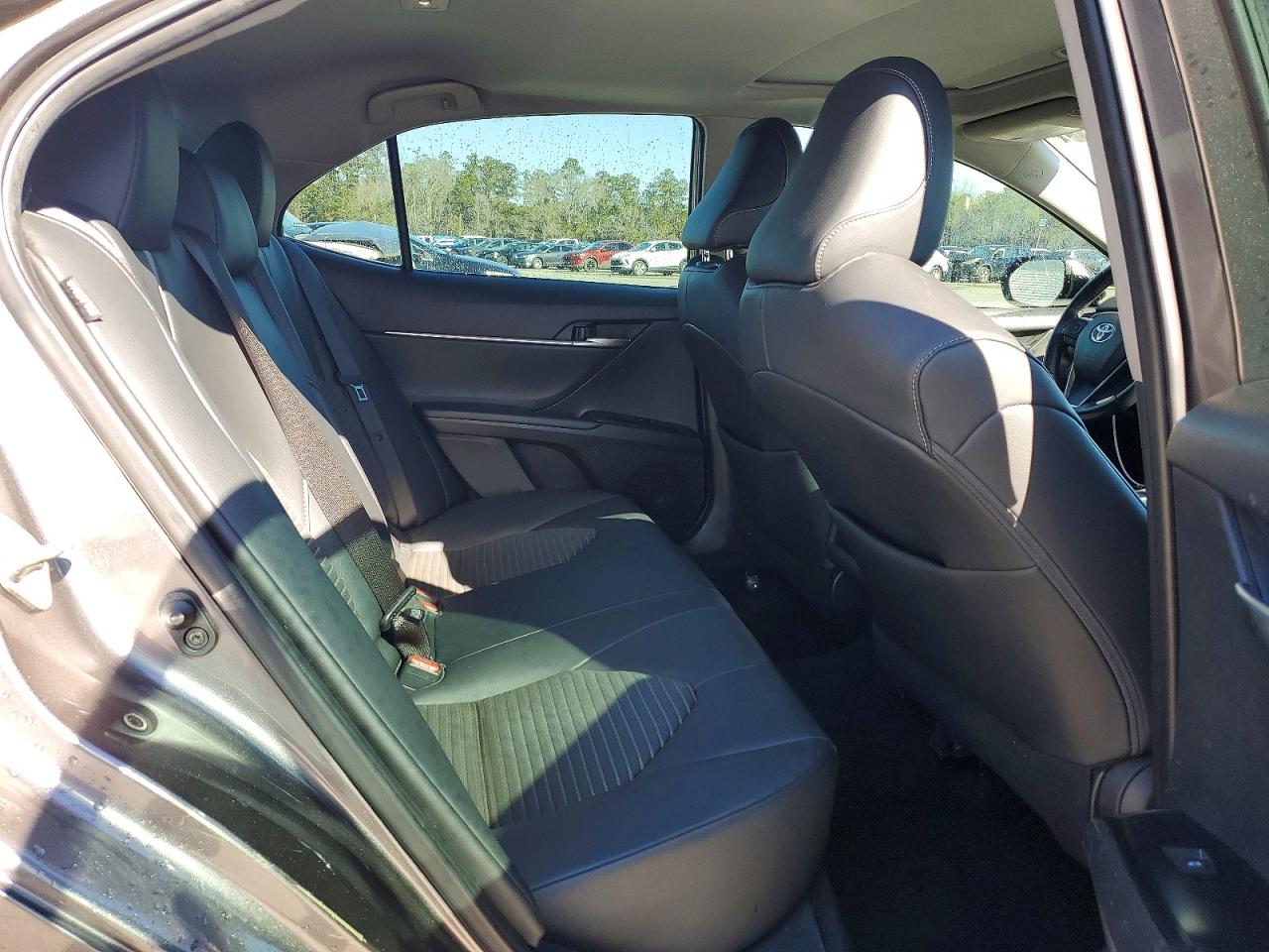 2020 TOYOTA CAMRY SE photo 19