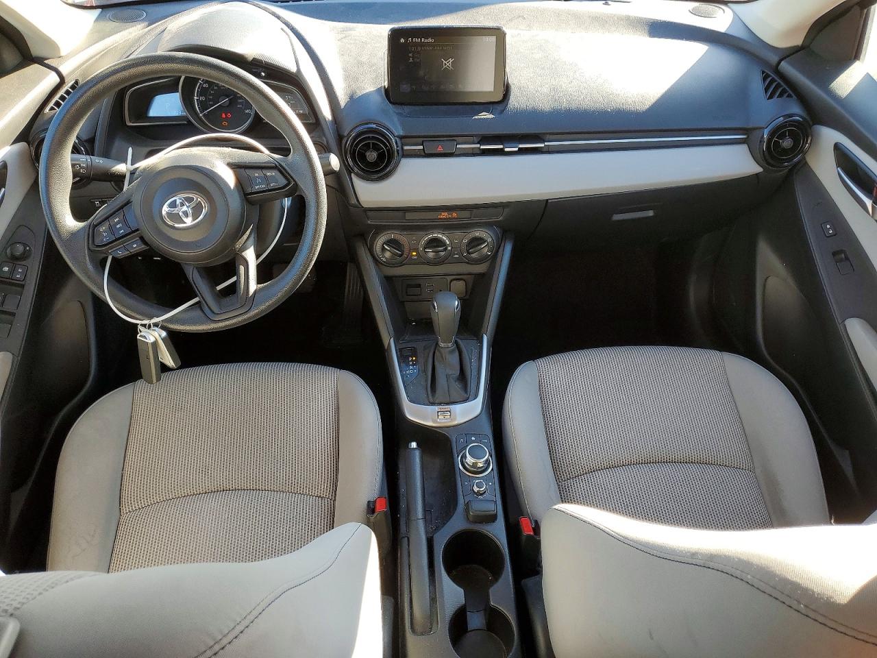 2019 TOYOTA YARIS L photo 22