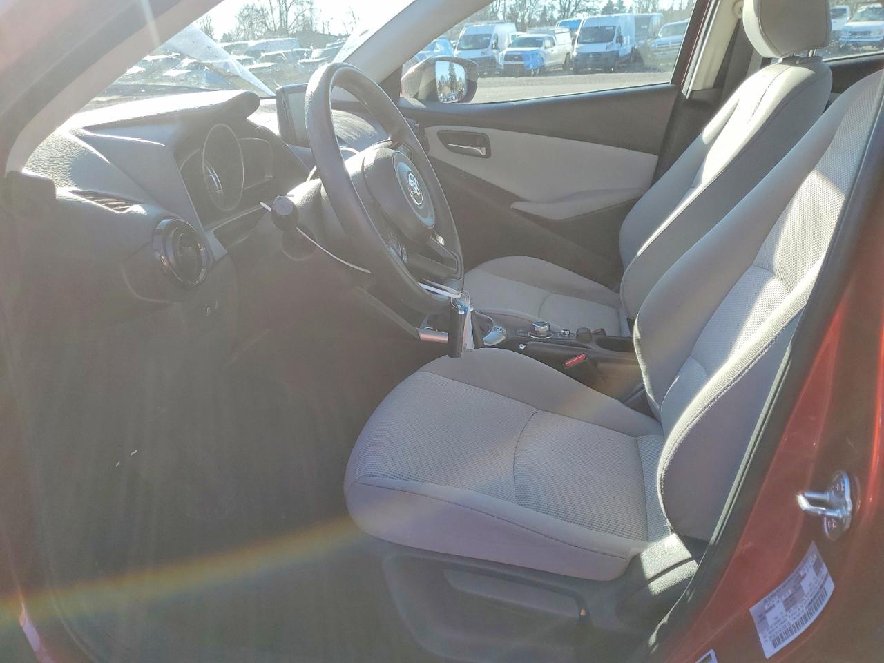 2019 TOYOTA YARIS L photo 19