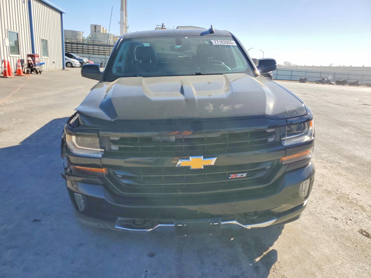 2017 CHEVROLET SILVERADO K1500 LT photo 5
