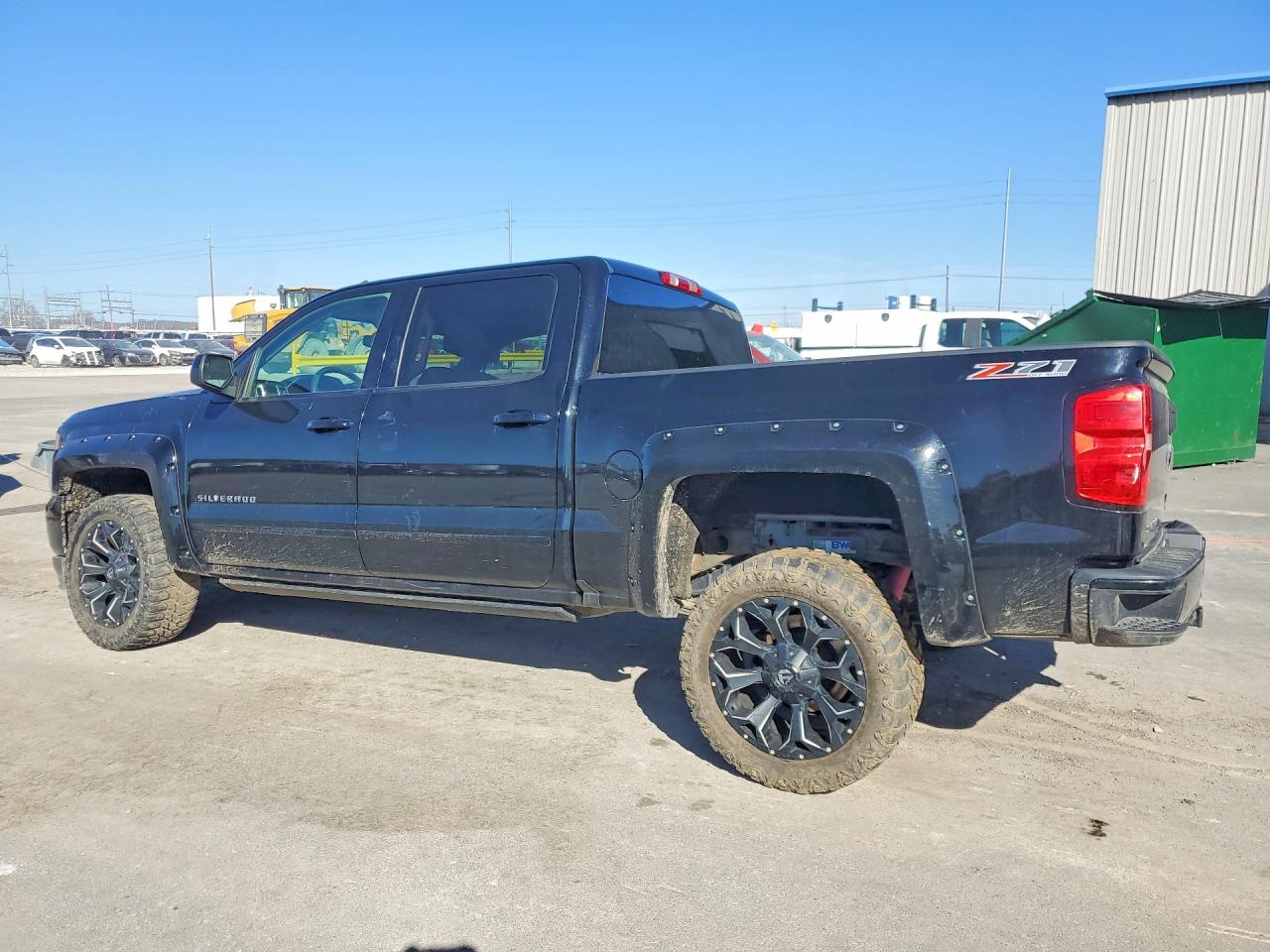 2017 CHEVROLET SILVERADO K1500 LT photo 2