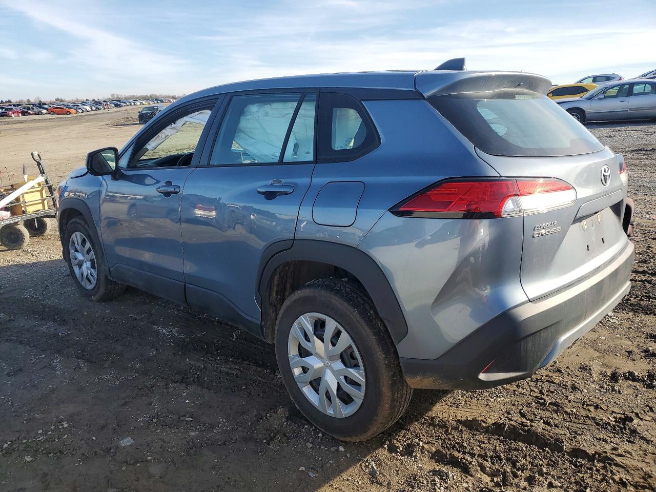 2023 TOYOTA COROLLA CROSS L photo 2
