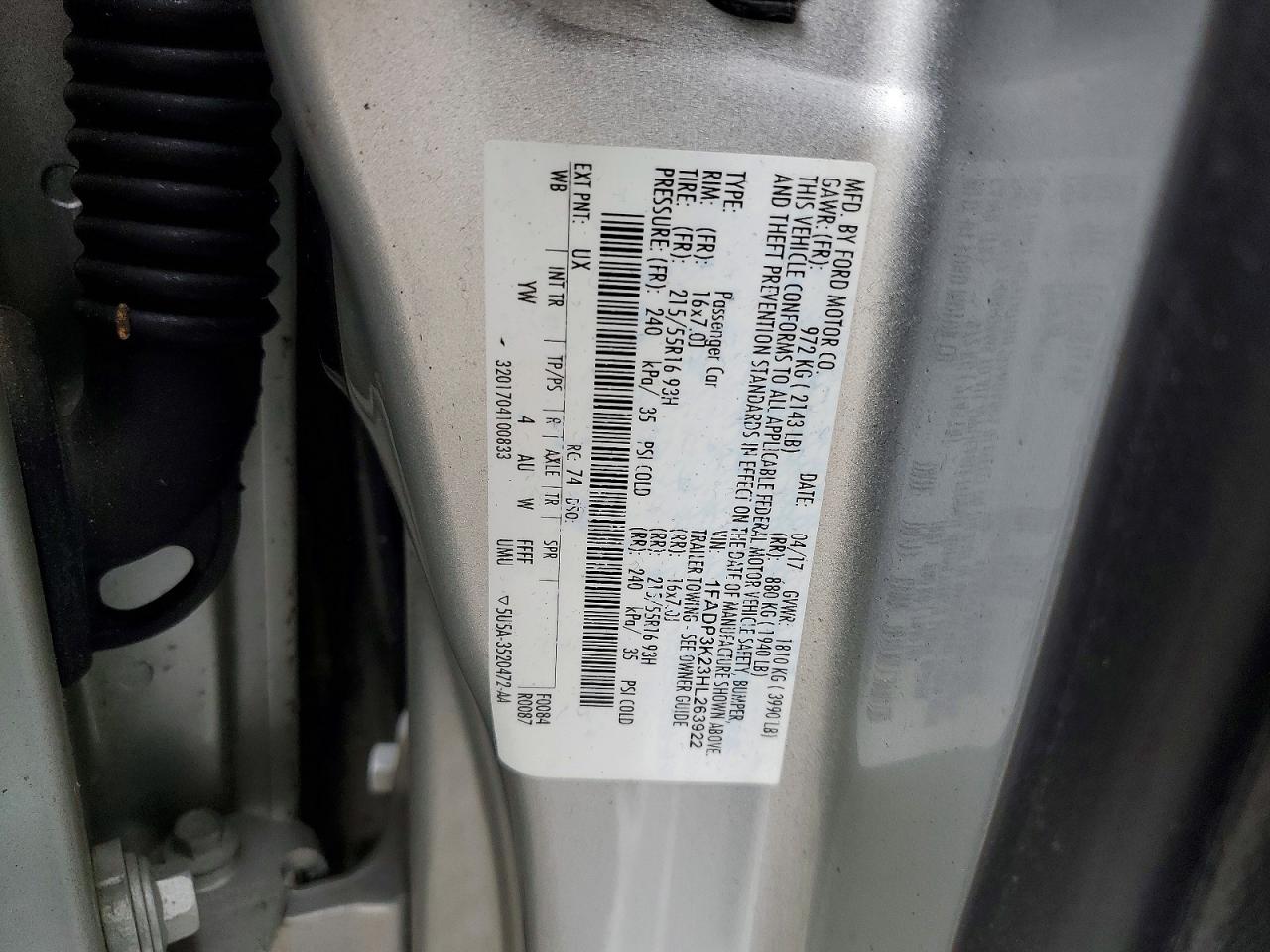 2017 FORD FOCUS SE photo 23
