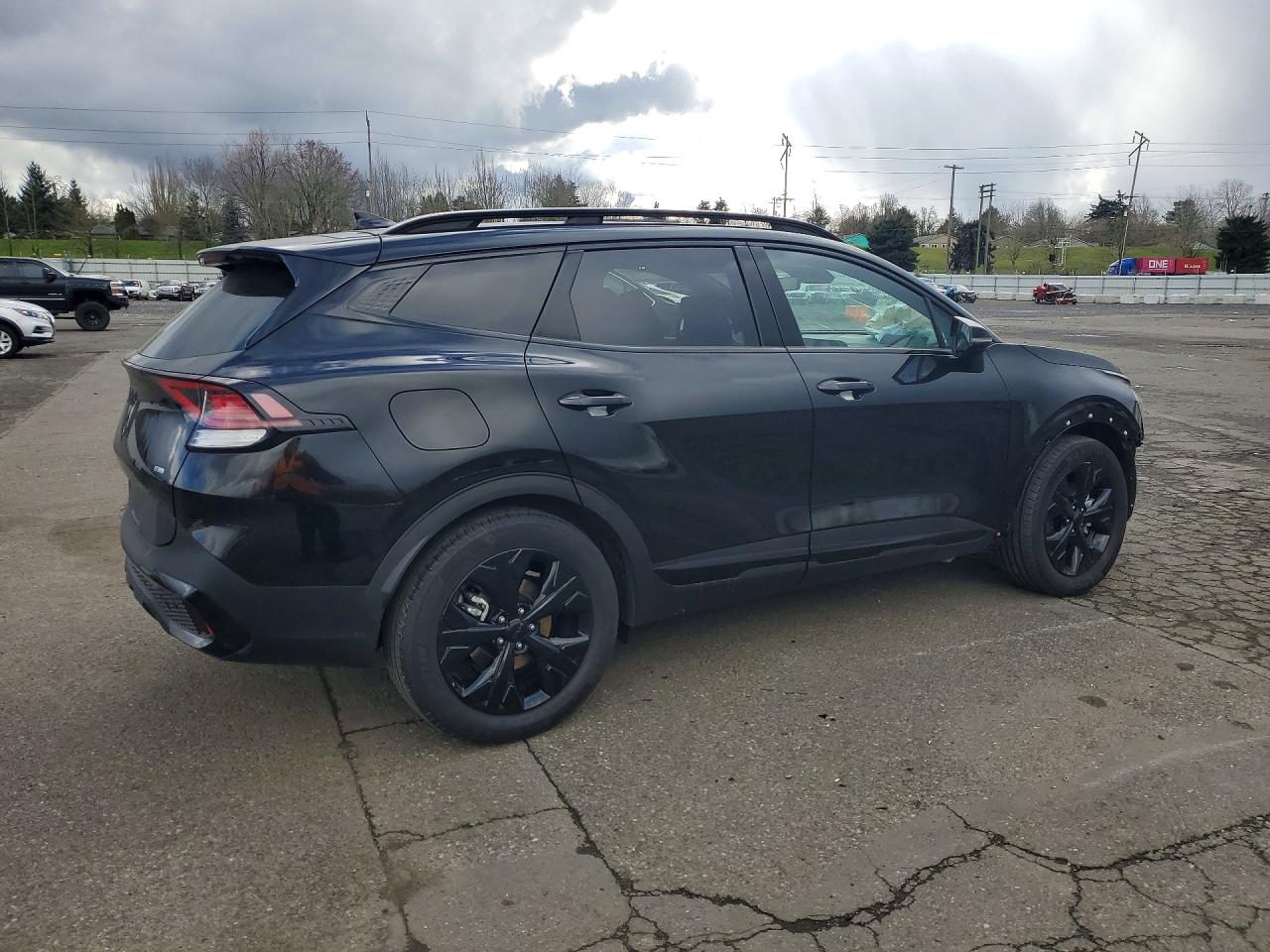 2025 KIA SPORTAGE X LINE photo 3