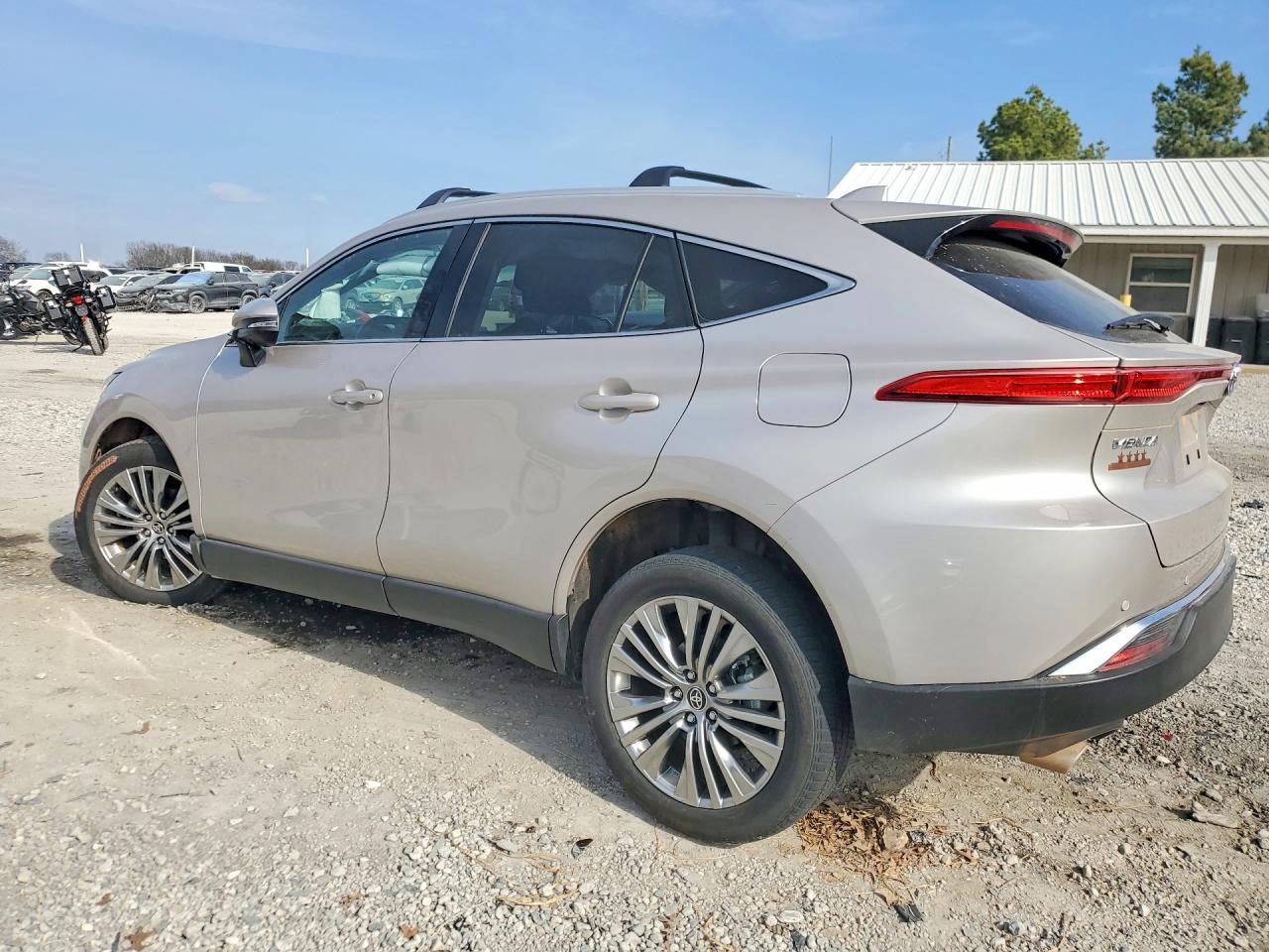 2024 TOYOTA VENZA LIMITED photo 2