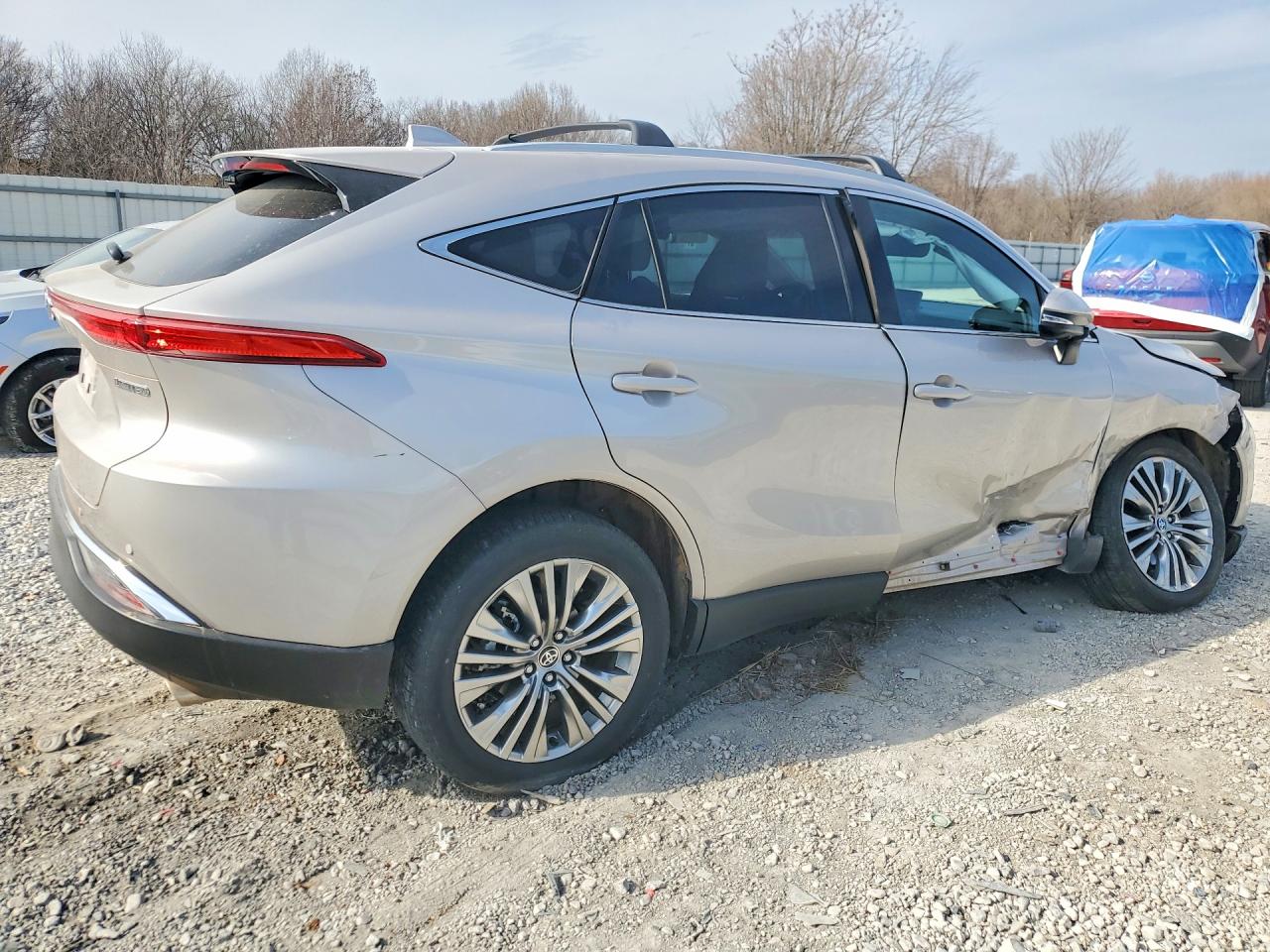 2024 TOYOTA VENZA LIMITED photo 3